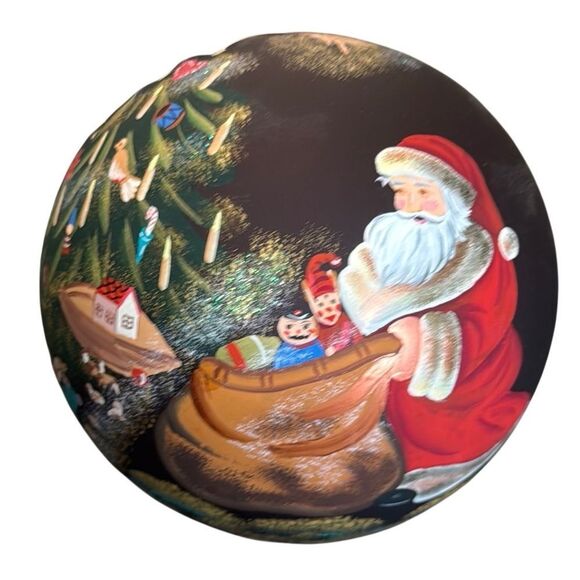 2007 Festive Santa Christmas Ornament - Picture 1 of 5